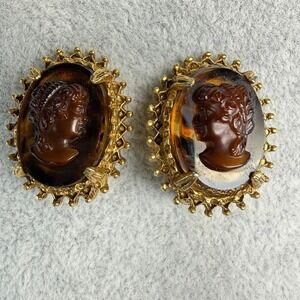 Vintage‎ Florenza Cameo Clip On Earrings Brown Glass Gold Tone Victorian Revival